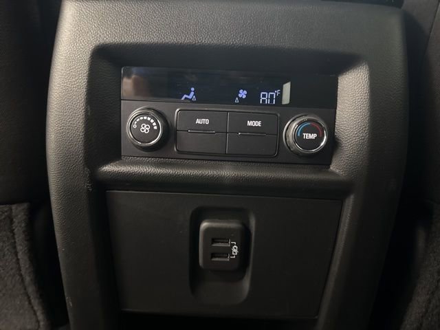 Used 2023 Chevrolet Traverse LT FWD image 24