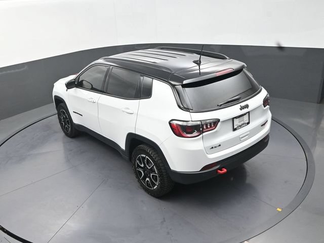 Used 2026 Jeep Compass Trailhawk AWD/4WD image 15