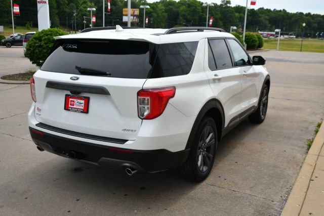 Used 2023 Ford Explorer XLT w/ Equipment Group 202A AWD/4WD image 5