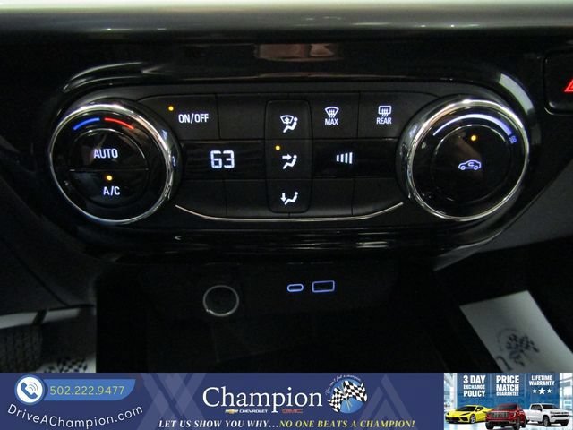Used 2025 Chevrolet Trax LT FWD image 26