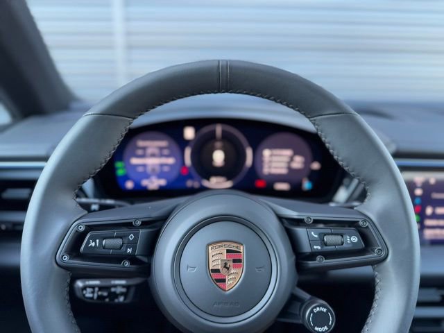 New 2025 Porsche Macan Electric image 22