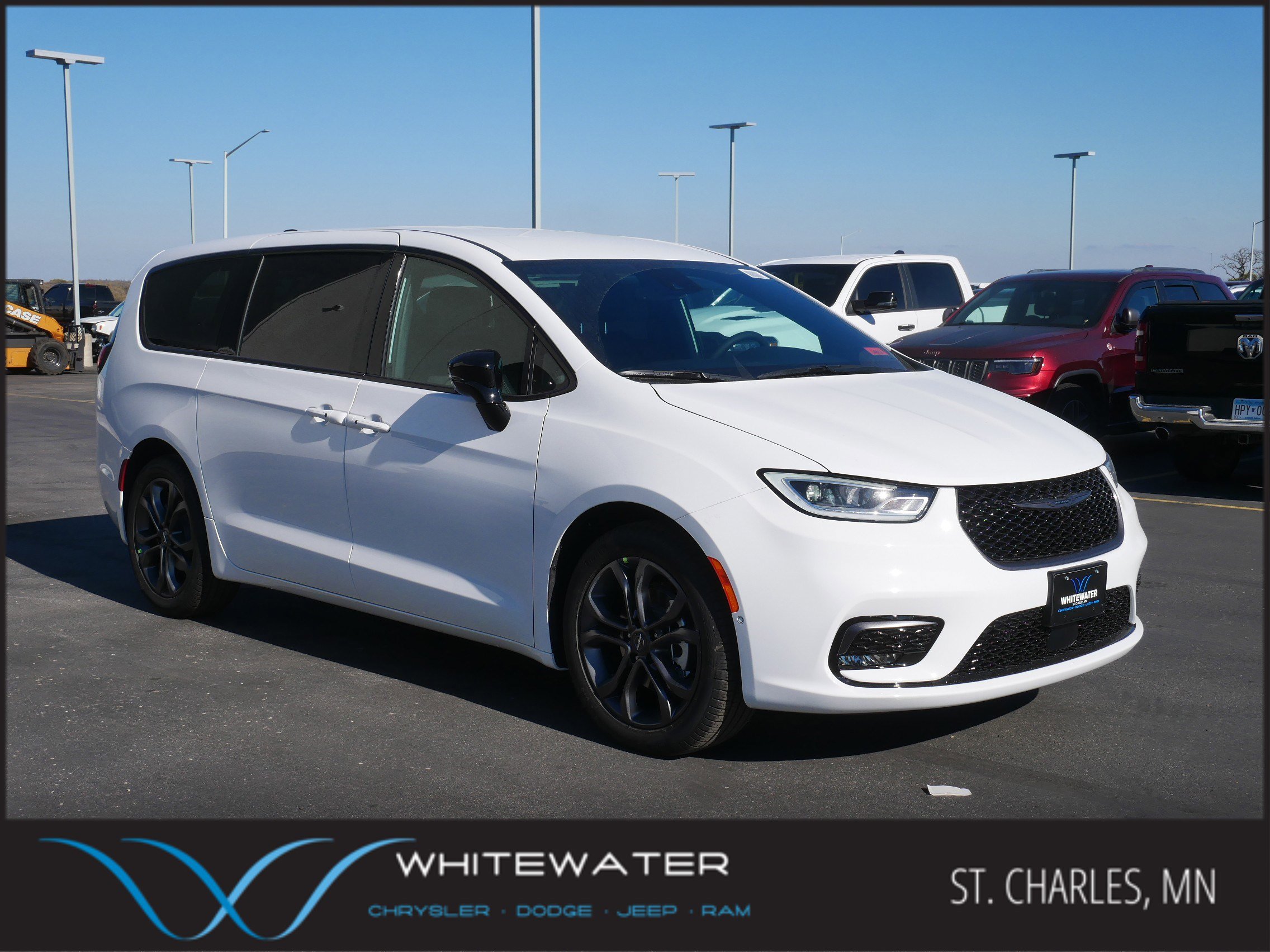 New 2026 Chrysler Pacifica Select image 1