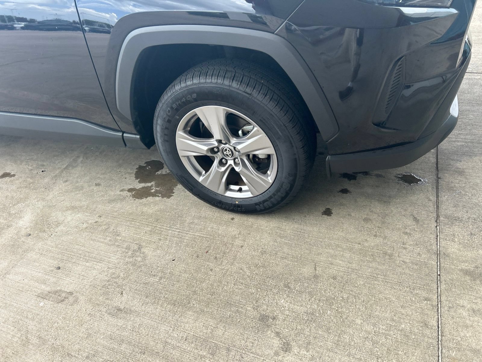 Used 2025 Toyota RAV4 XLE FWD image 5