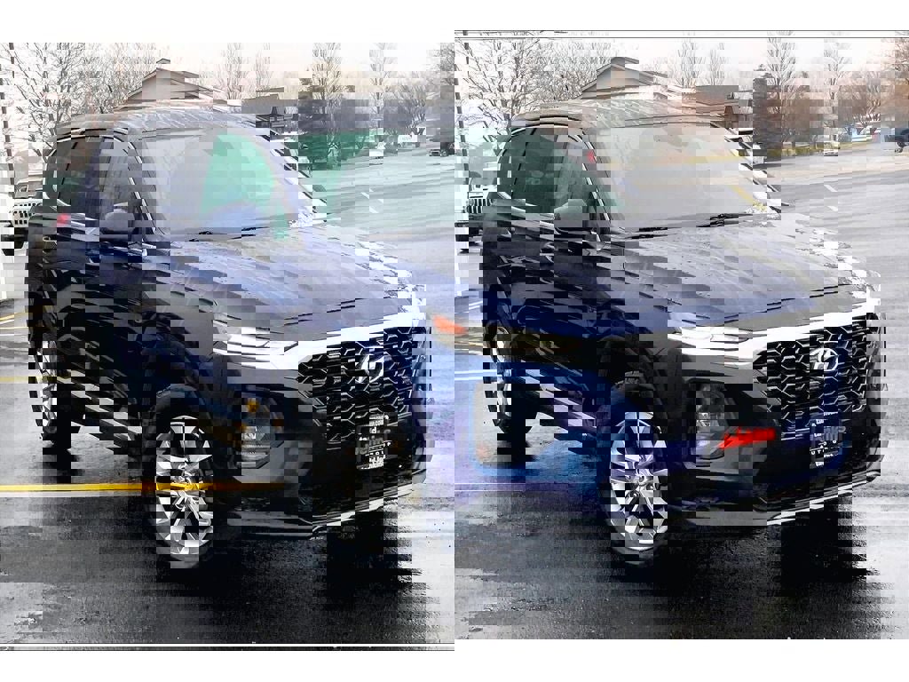 Used 2020 Hyundai Santa Fe SE image 2