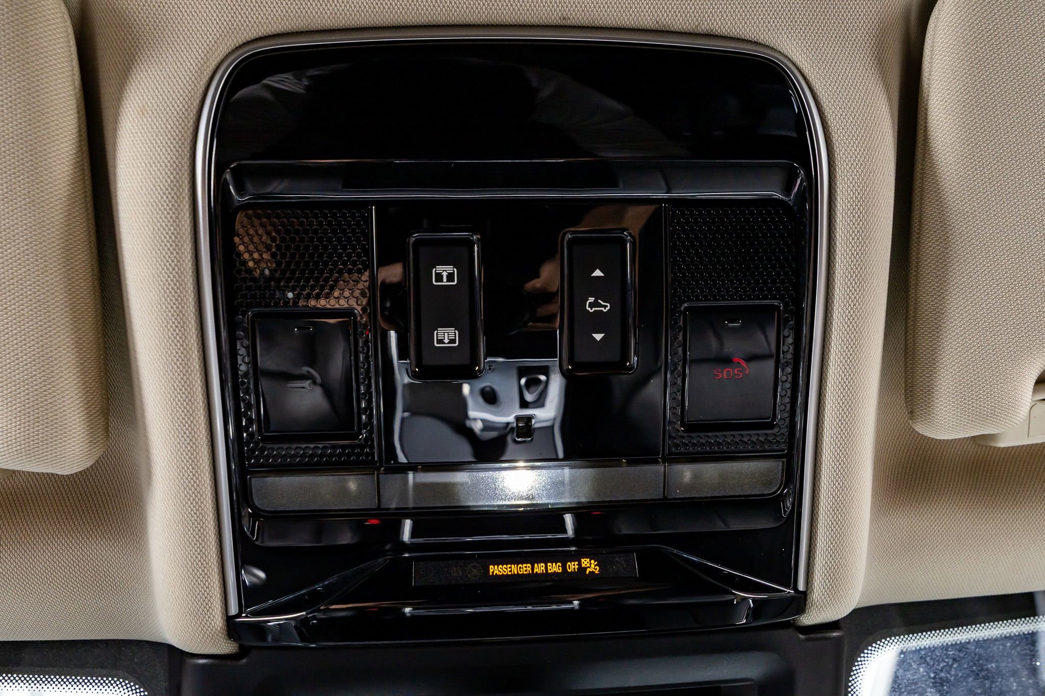 Used 2022 Land Rover Range Rover SE image 25