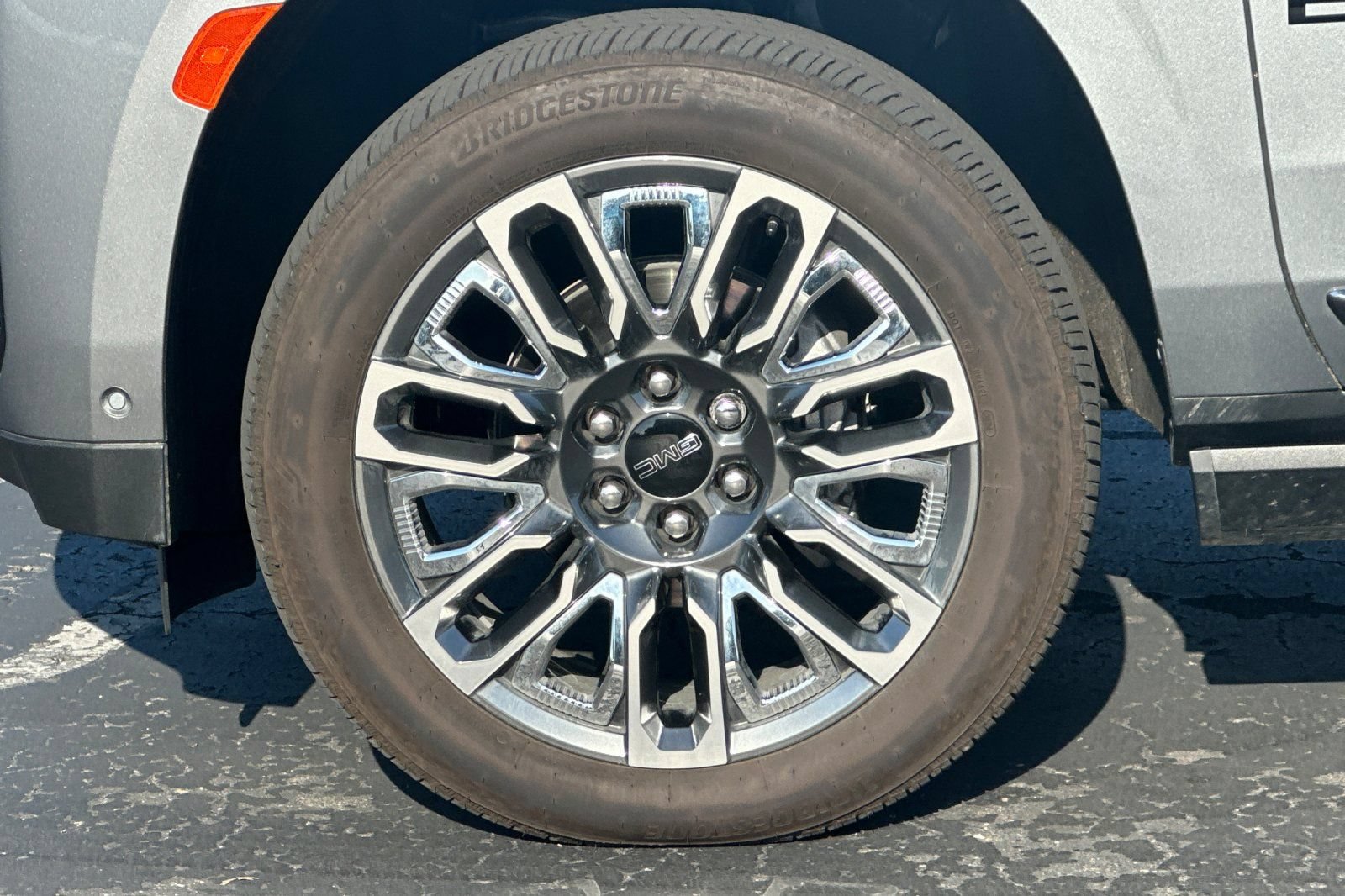 Used 2024 GMC Yukon XL Denali Ultimate AWD/4WD image 45