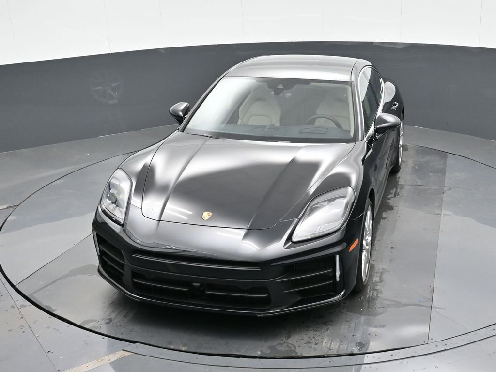Used 2025 Porsche Panamera RWD image 33
