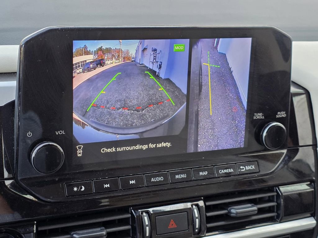 Used 2025 Nissan Pathfinder SL image 21