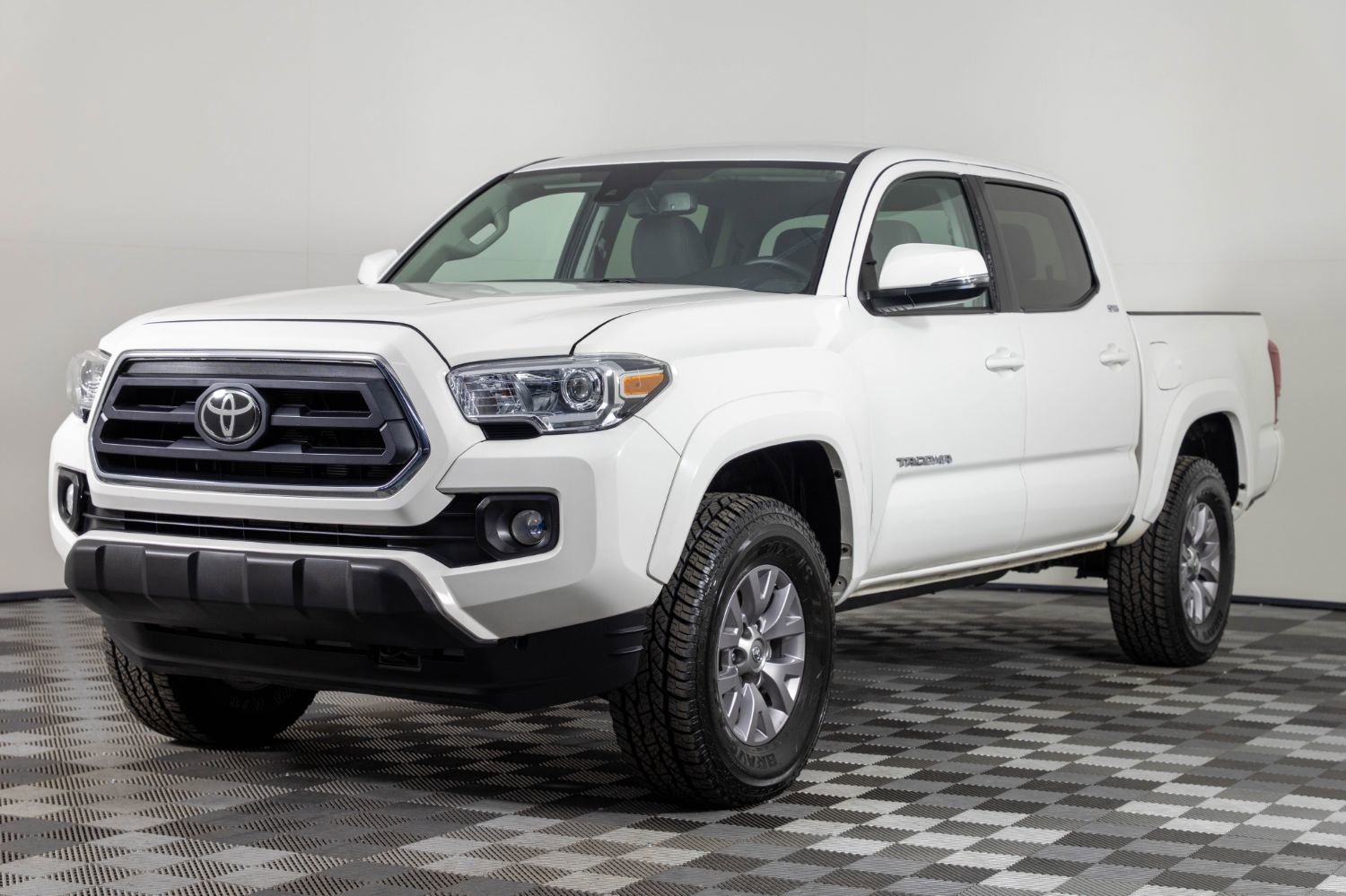 Used 2023 Toyota Tacoma SR5 image 2