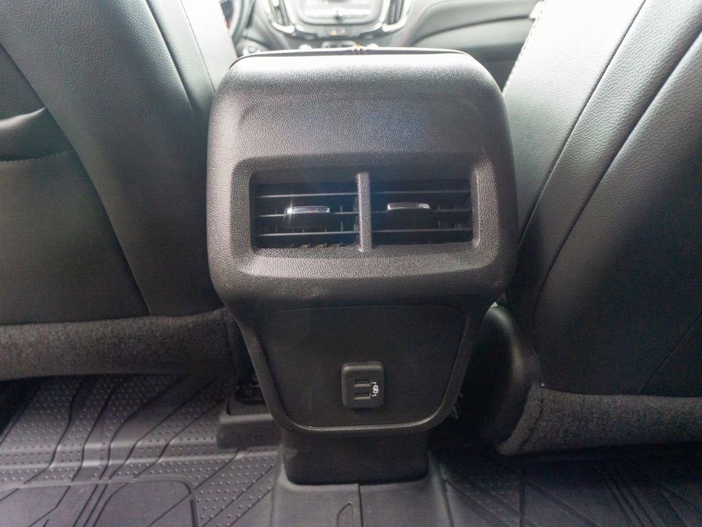 Used 2022 Chevrolet Equinox RS w/ LPO, Floor Liner Package image 33