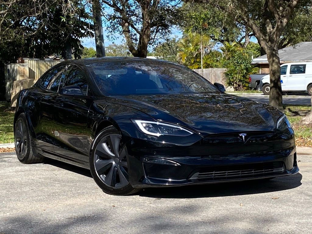 Used 2023 Tesla Model S Standard Range image 4