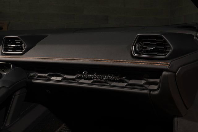 Used 2019 Lamborghini Huracan LP 580-2 image 16