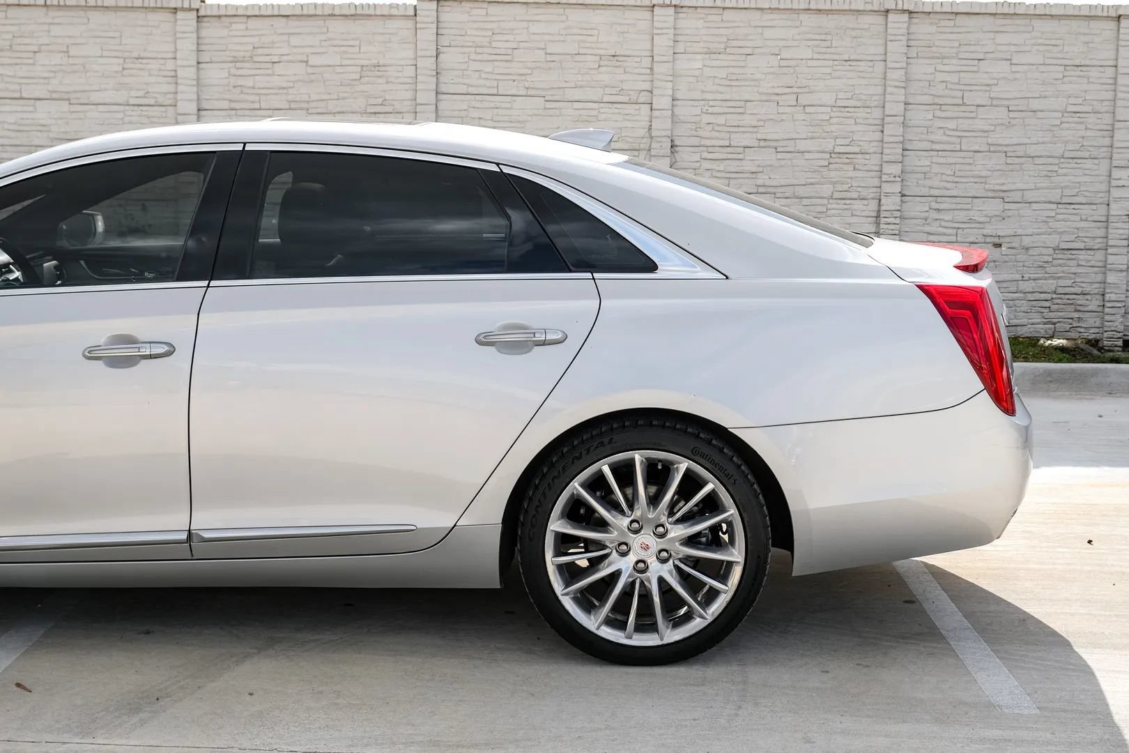 Used 2015 Cadillac XTS Platinum AWD/4WD image 11