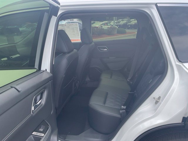 New 2026 Nissan Rogue Platinum AWD/4WD image 14