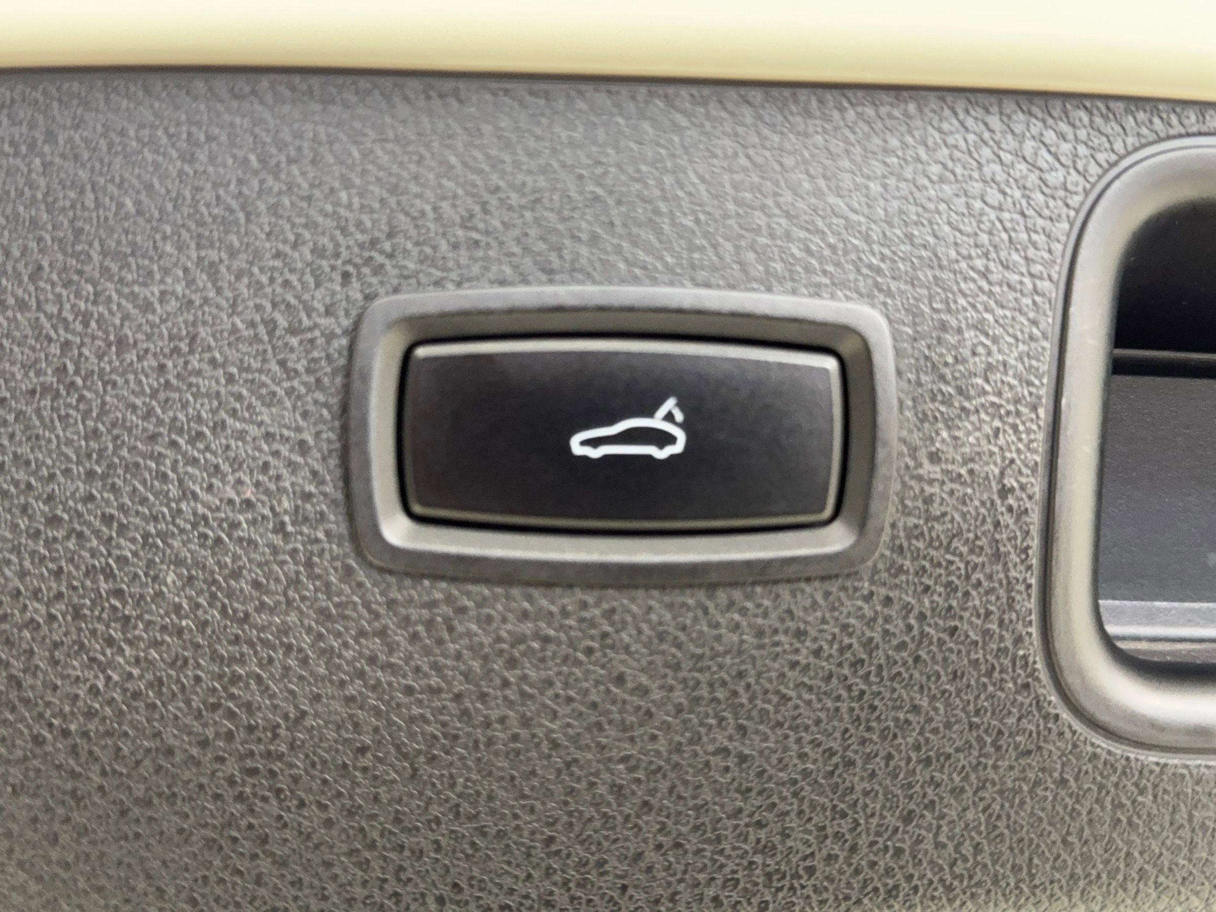 Used 2017 Porsche Macan image 17