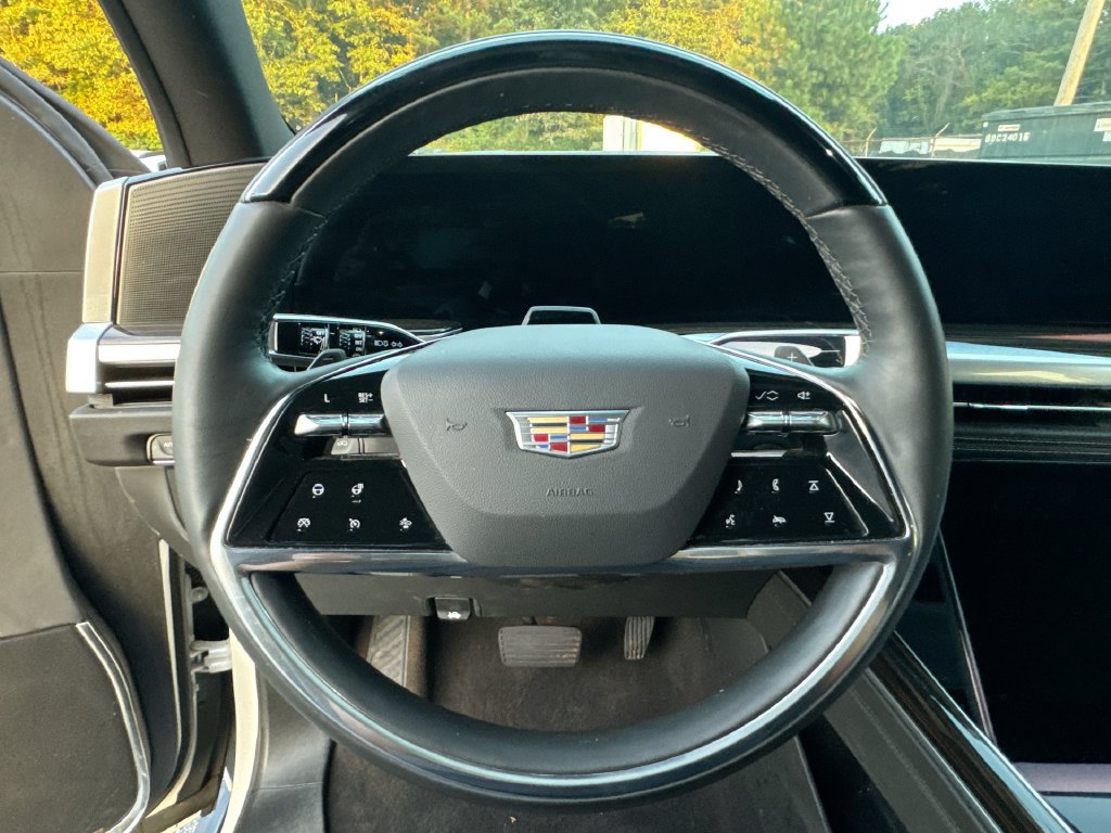 Used 2025 Cadillac Escalade Premium Luxury w/ Touring Package AWD/4WD image 16