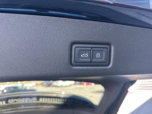 New 2026 Audi SQ5 Premium Plus image 17