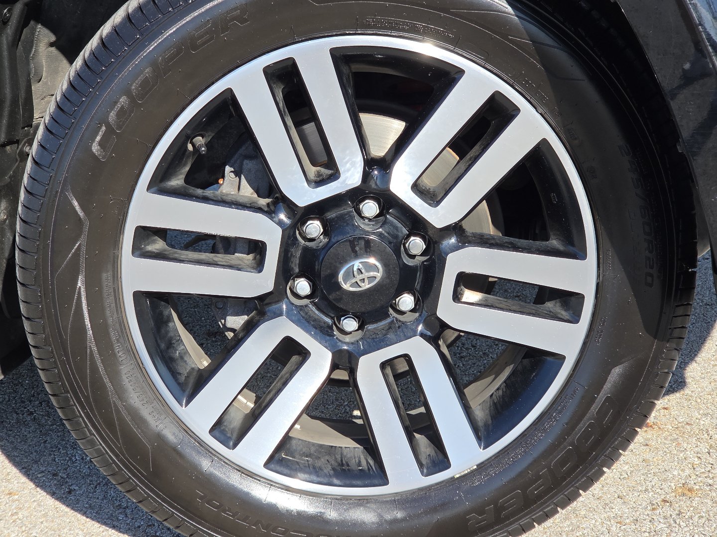 Used 2023 Toyota 4Runner Limited AWD/4WD image 10