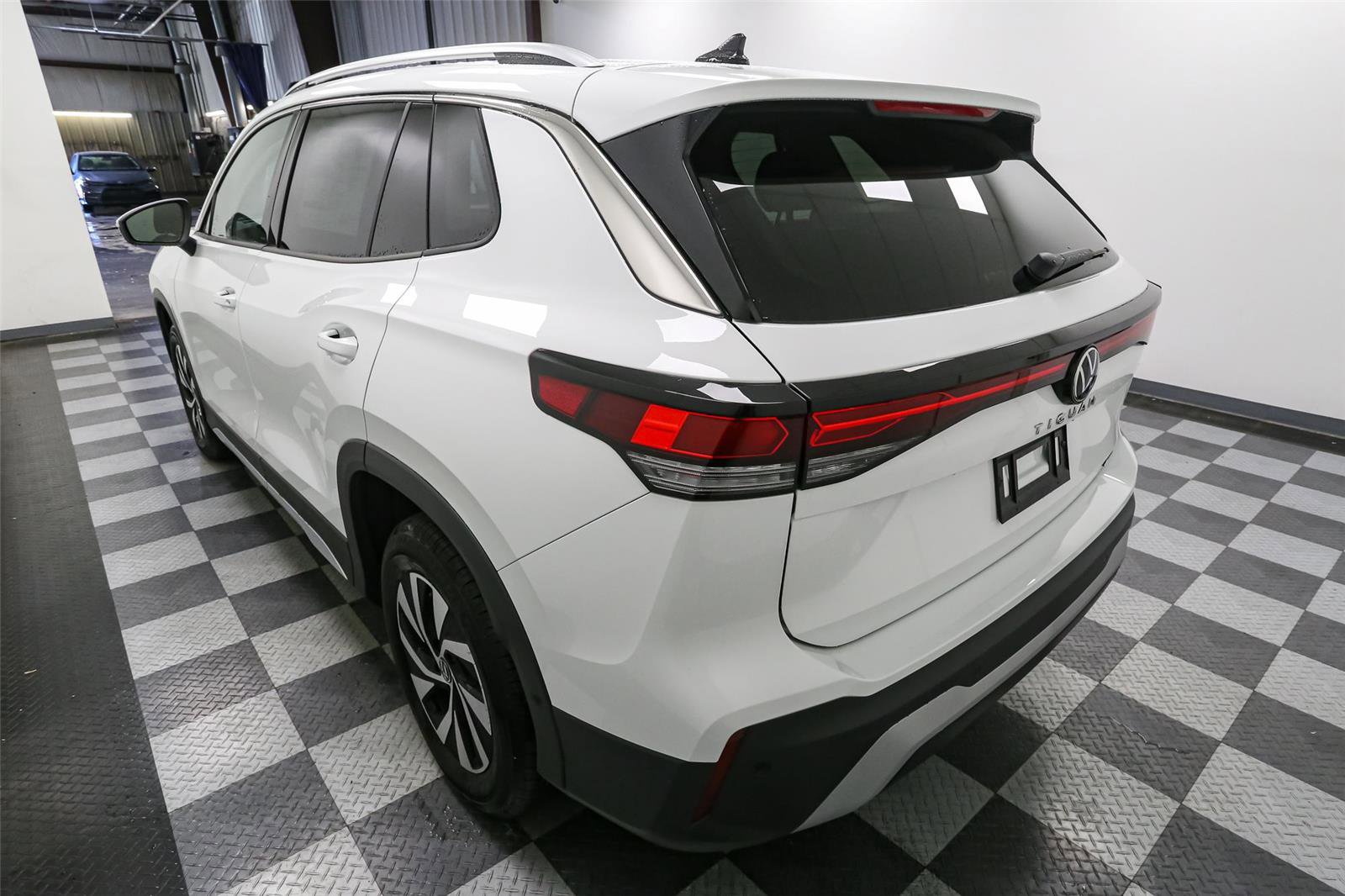 New 2025 Volkswagen Tiguan S image 9