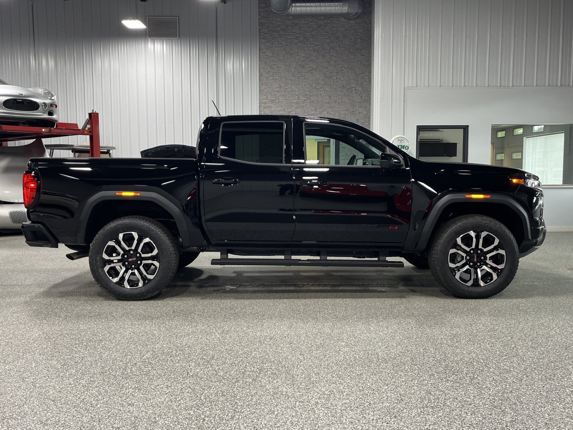New 2026 GMC Canyon AT4 w/ Technology Plus Package AWD/4WD image 6