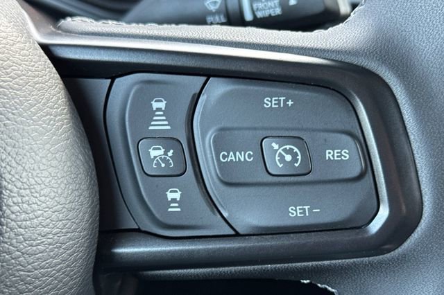 Used 2025 Jeep Gladiator Rubicon w/ Convenience Group image 39
