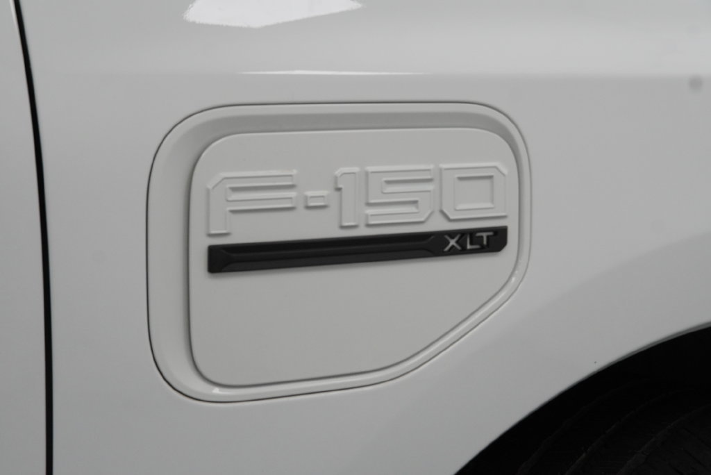 Used 2022 Ford F150 Lightning XLT AWD/4WD image 14