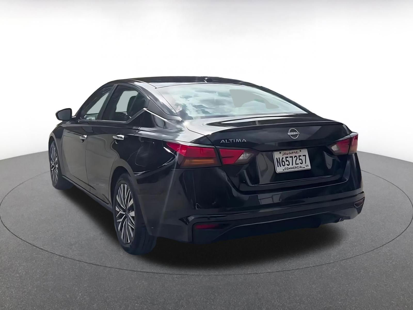 Used 2025 Nissan Altima 2.5 SV FWD image 11