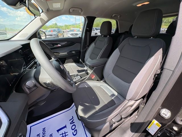 Used 2025 Chevrolet TrailBlazer LT AWD/4WD image 23