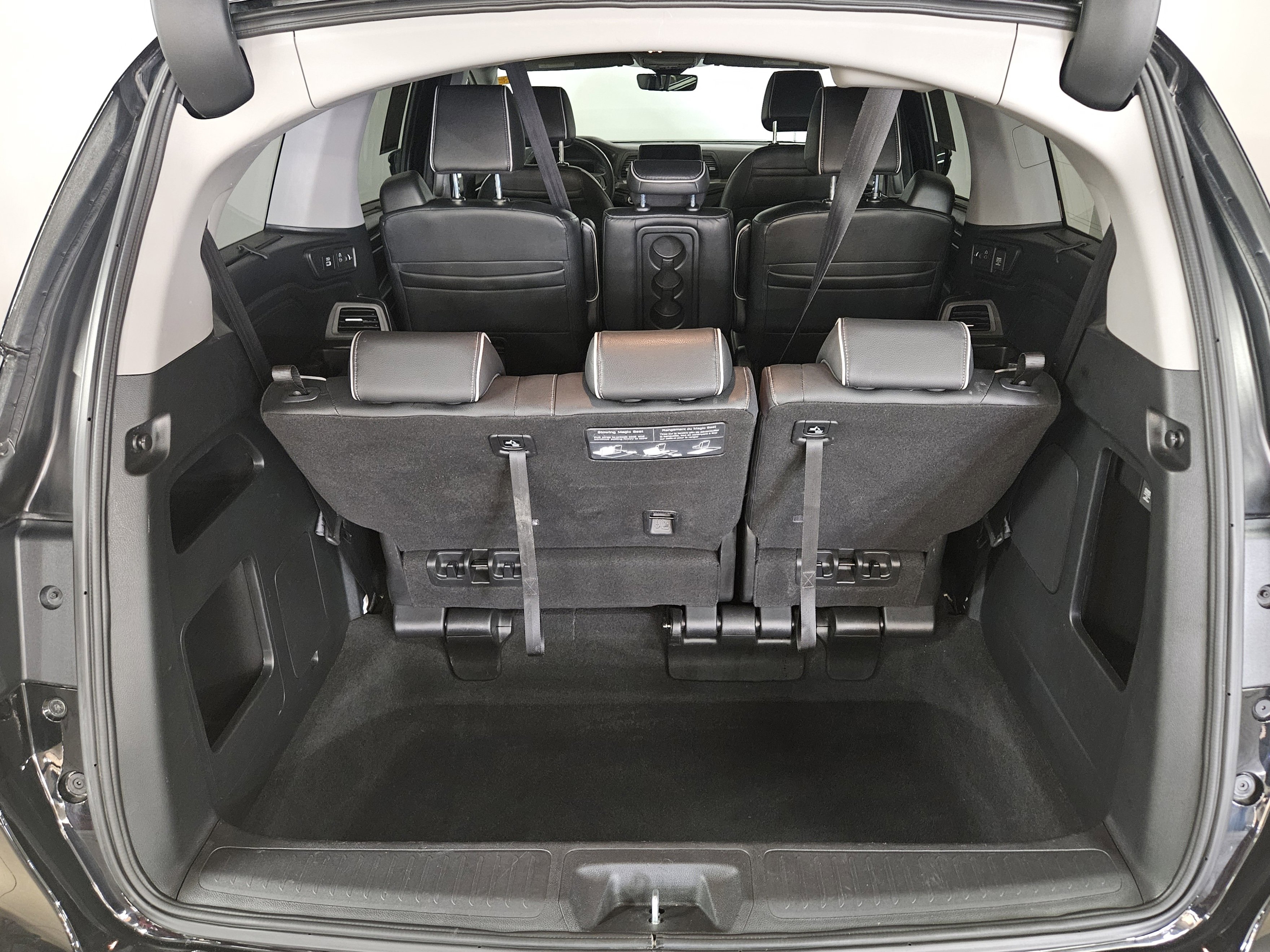 Used 2023 Honda Odyssey Elite image 17