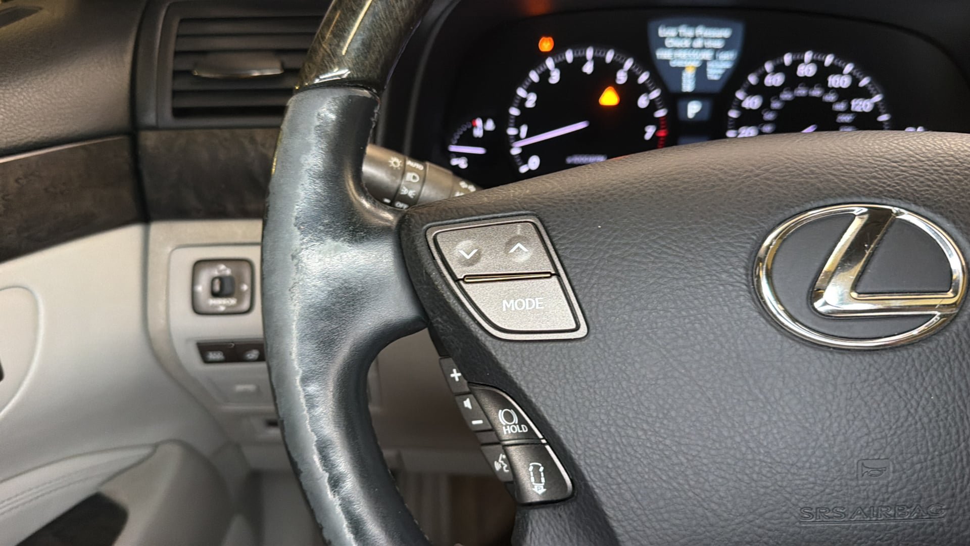 Used 2012 Lexus LS 460 w/ Luxury Value Edition RWD image 27