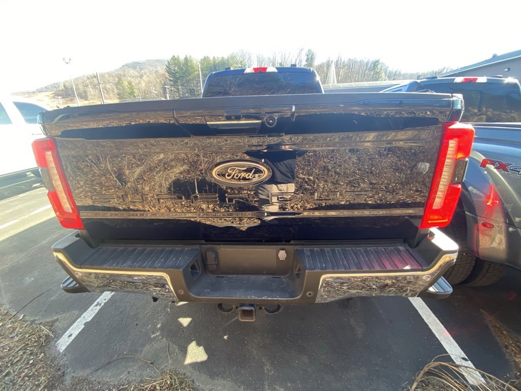 Used 2024 Ford F350 Lariat w/ Chrome Package image 4
