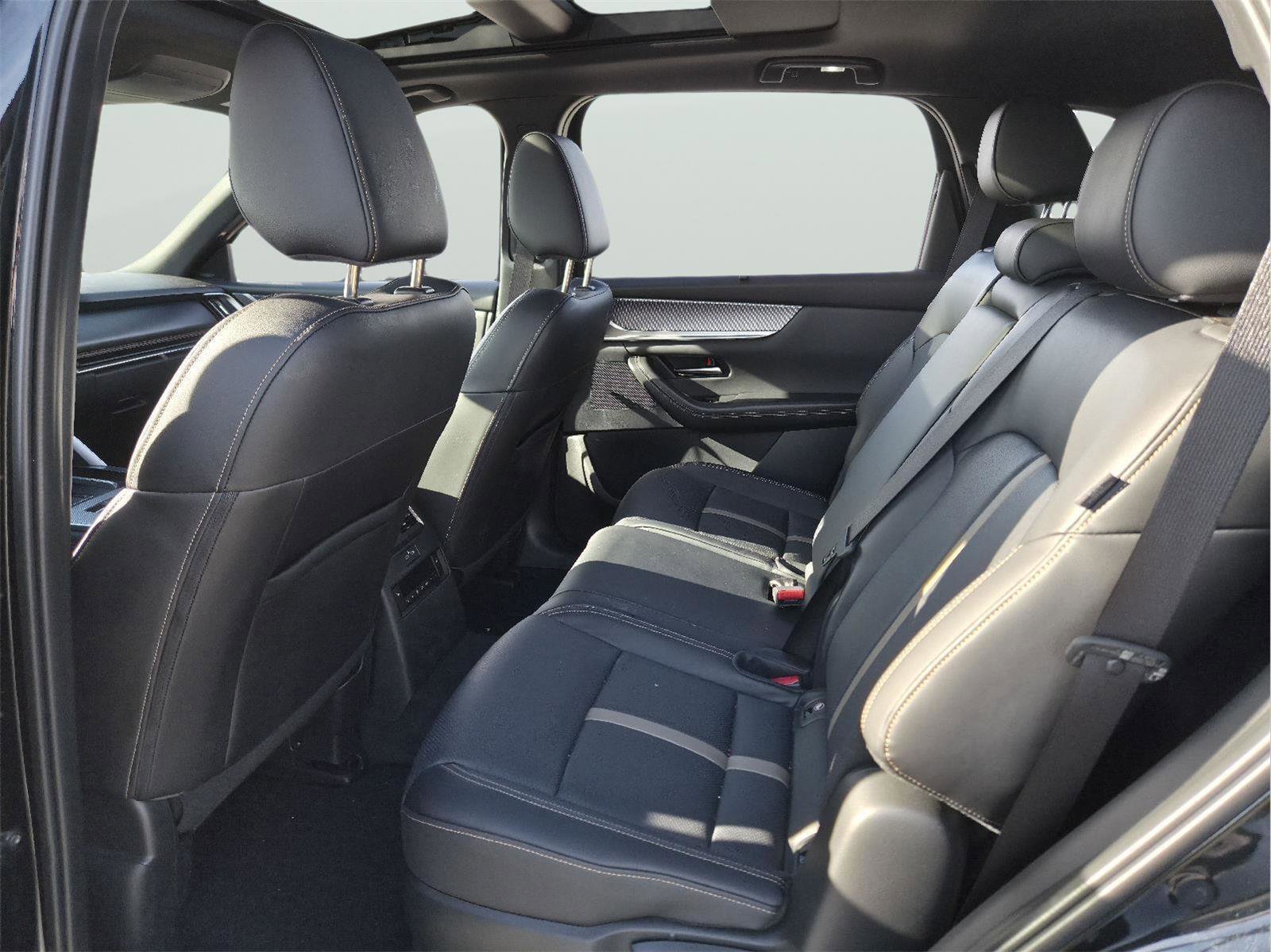 Used 2025 MAZDA CX-90 3.3 Turbo S w/ Premium Package image 12