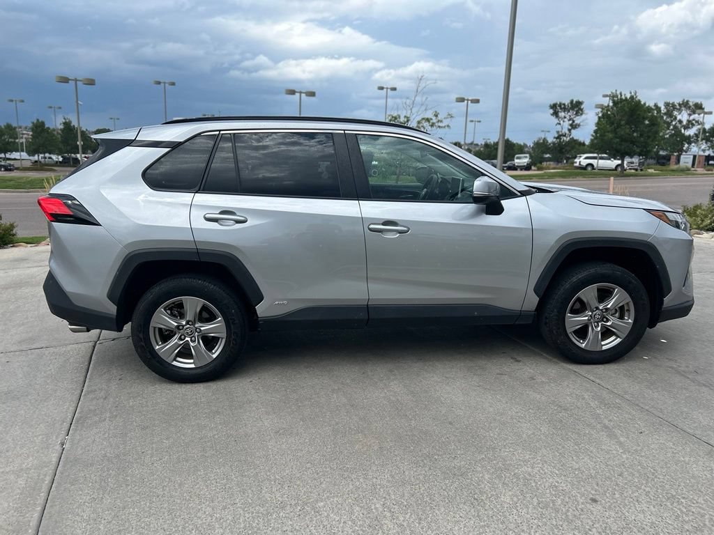 Used 2025 Toyota RAV4 XLE AWD/4WD image 9