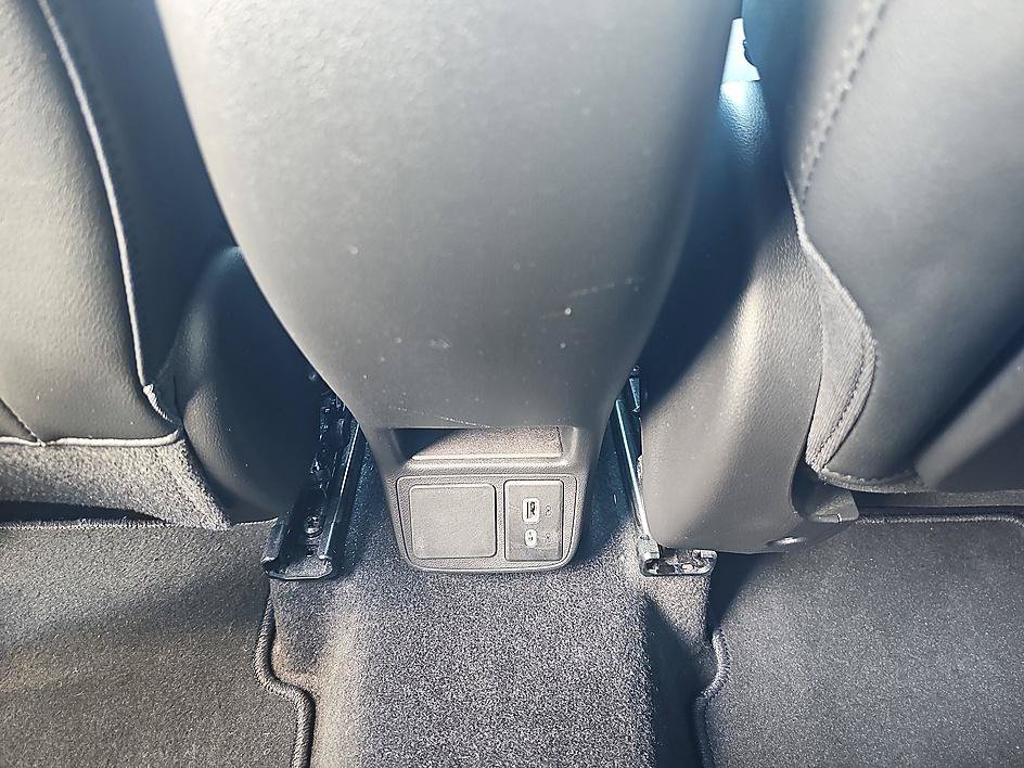 Used 2022 Buick Encore GX Preferred w/ Cold Weather Comfort Package AWD/4WD image 27