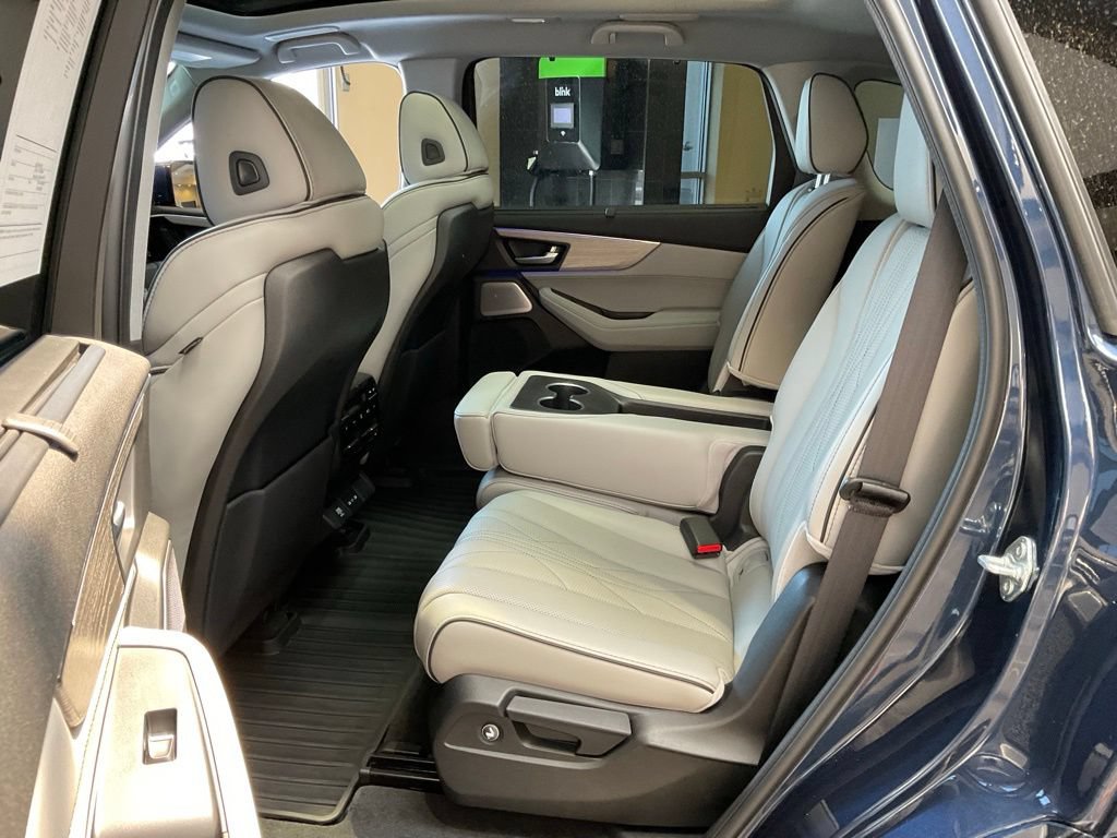 Certified 2026 Acura MDX w/ Advance Package AWD/4WD image 25