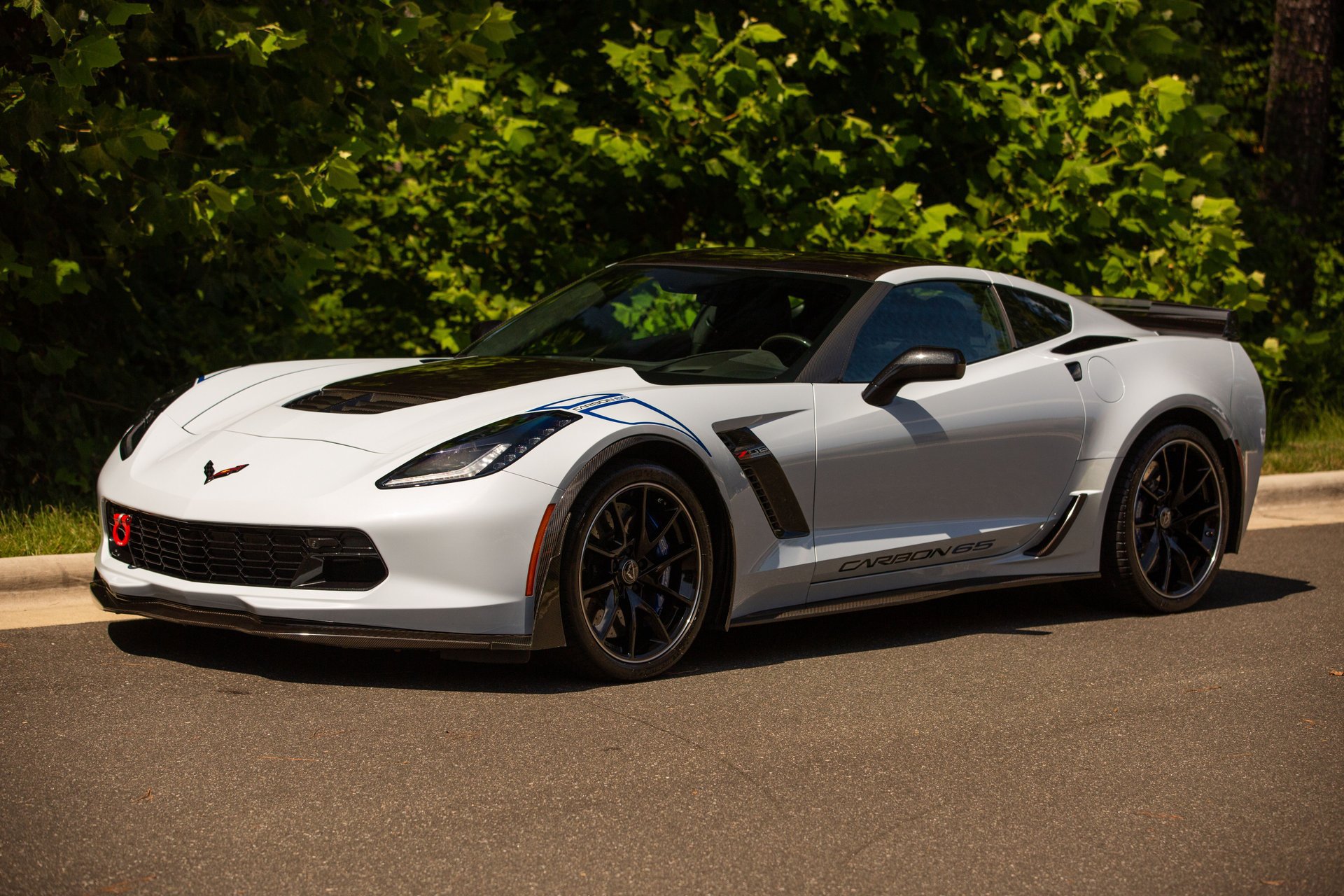 Used 2018 Chevrolet Corvette Z06 w/ Carbon 65 Edition RWD image 35