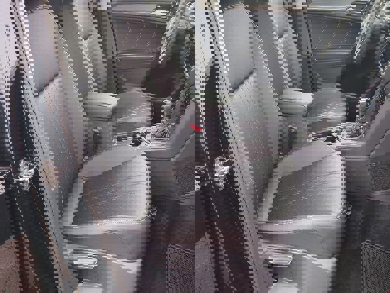 Used 2022 Volkswagen Tiguan SE image 20