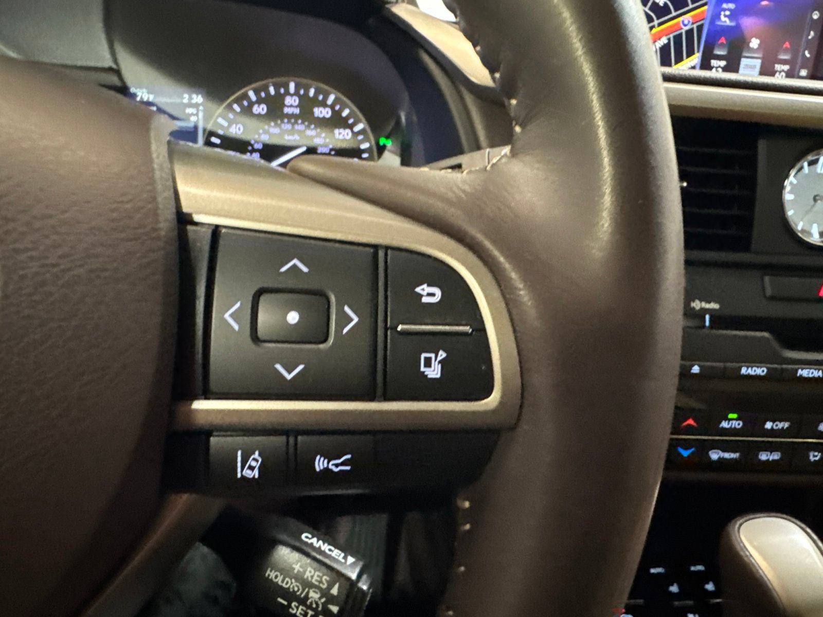 Used 2018 Lexus RX 350 FWD w/ Premium Package image 37