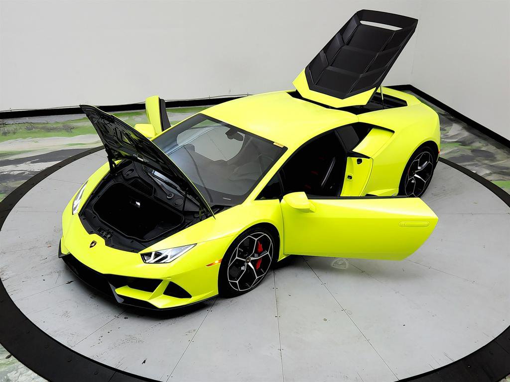 Used 2020 Lamborghini Huracan EVO image 31