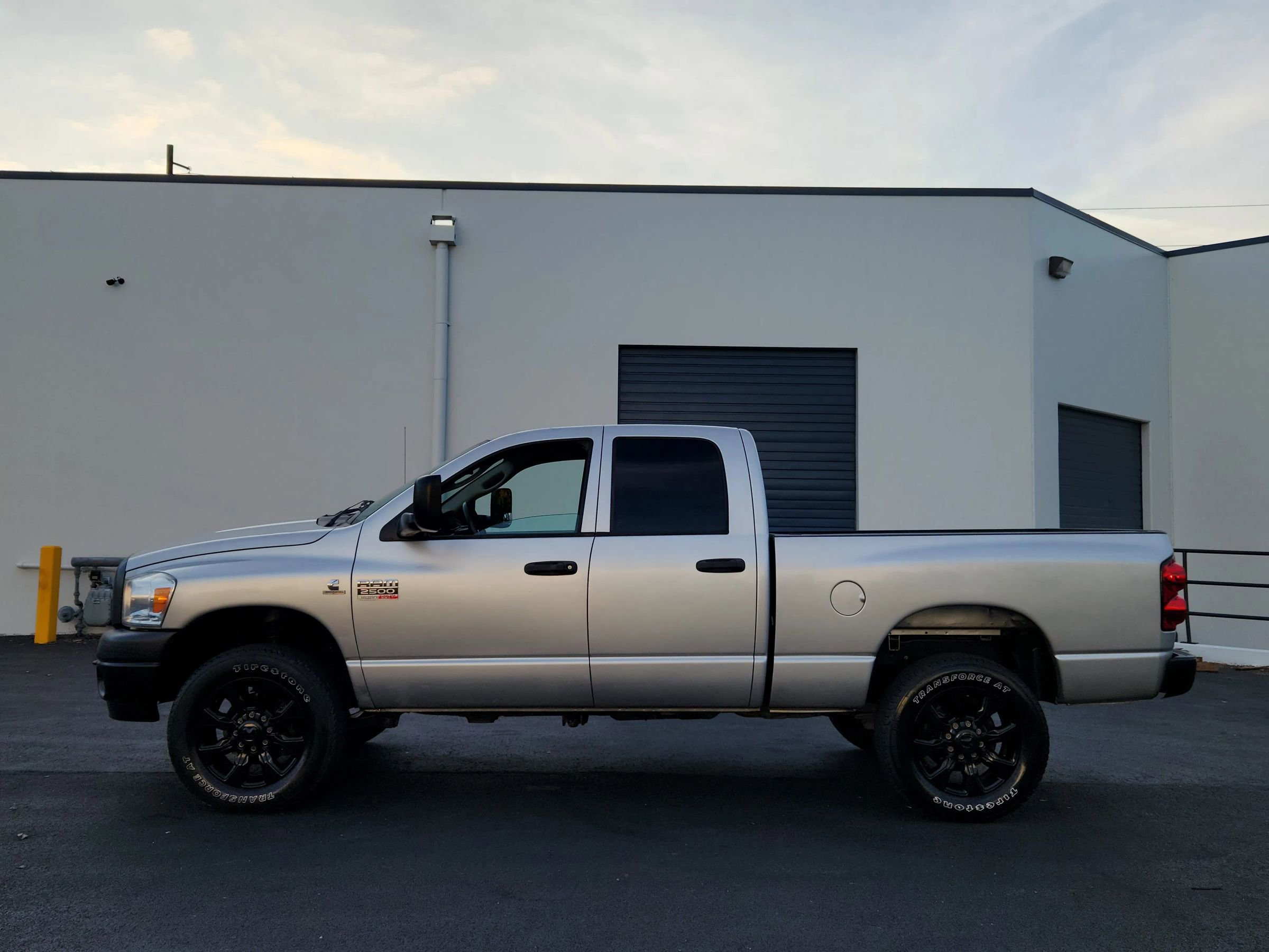 Used 2009 Dodge Ram 2500 Truck ST w/ Trailer Tow Group image 2