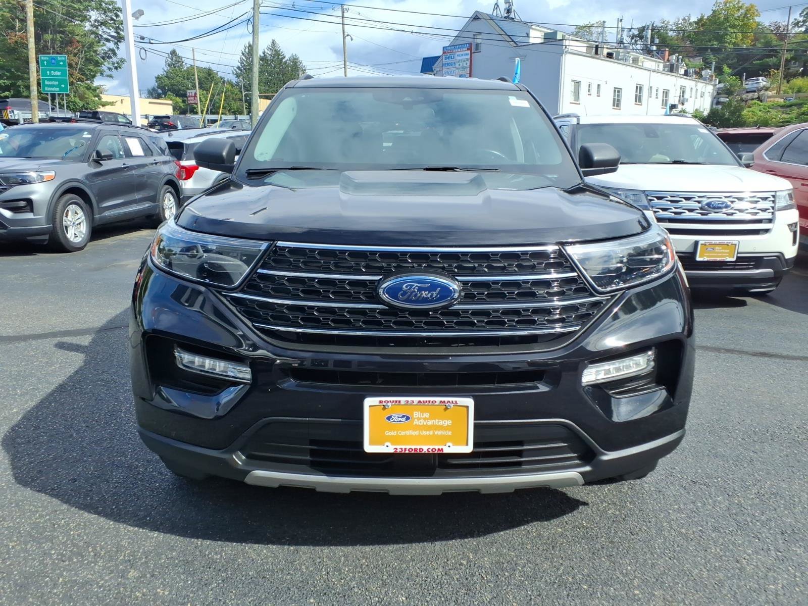 Certified 2023 Ford Explorer XLT w/ Equipment Group 202A AWD/4WD image 2