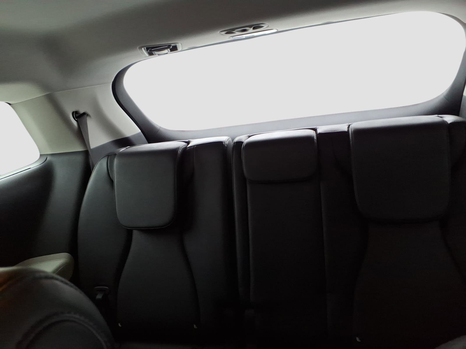 Used 2022 Kia Carnival EX image 15