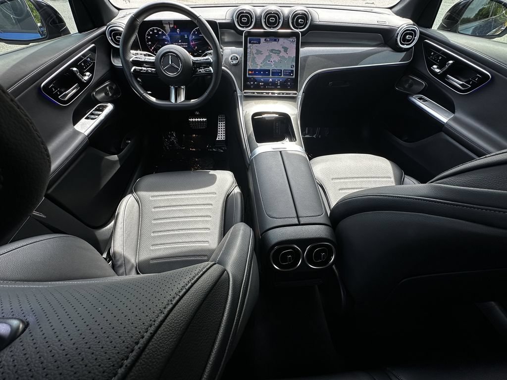 Certified 2025 Mercedes-Benz GLC 300 image 27