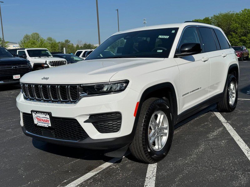 Used 2024 Jeep Grand Cherokee Laredo w/ Luxury Tech Group I image 8