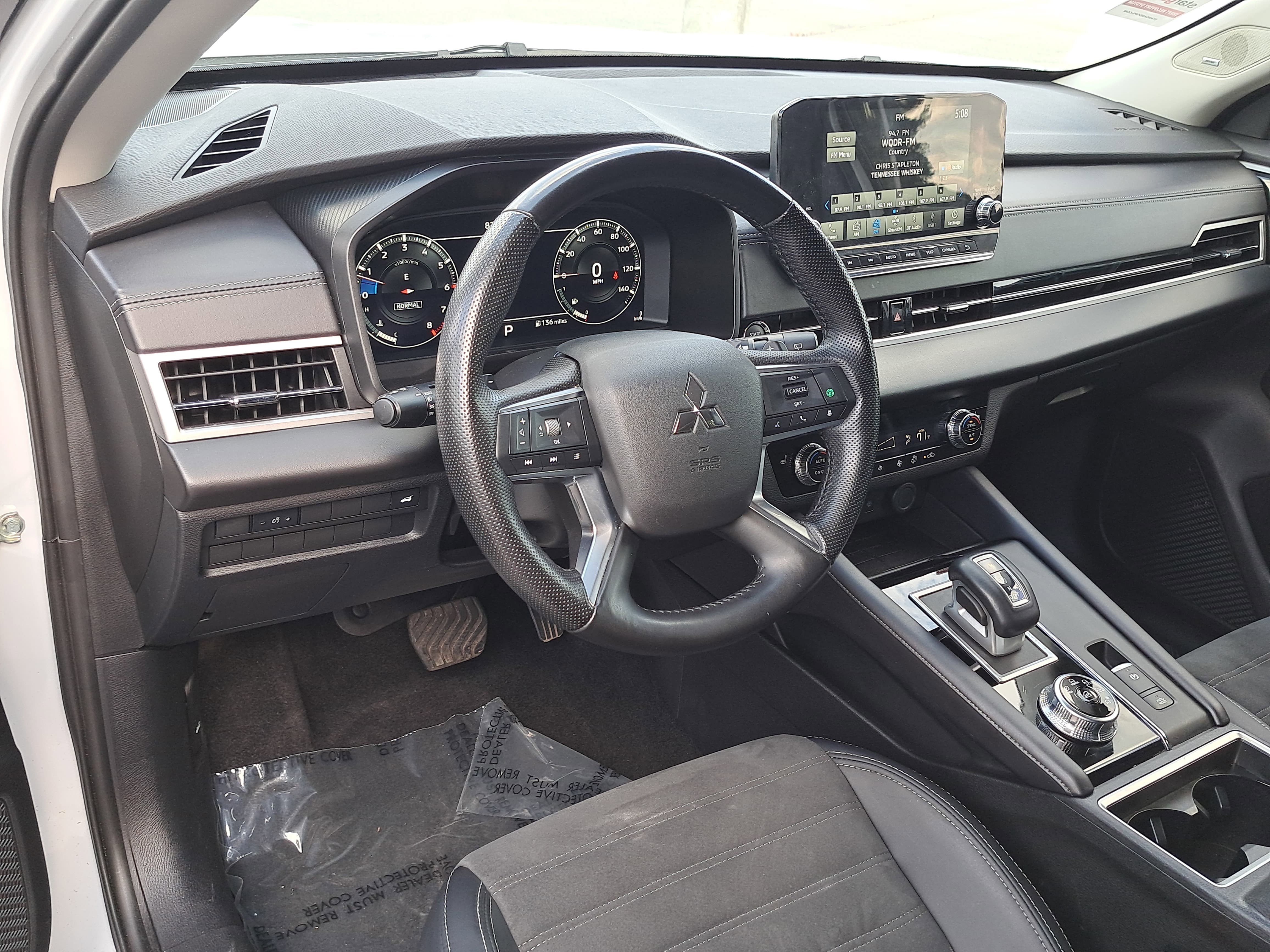 Used 2024 Mitsubishi Outlander SE FWD image 17