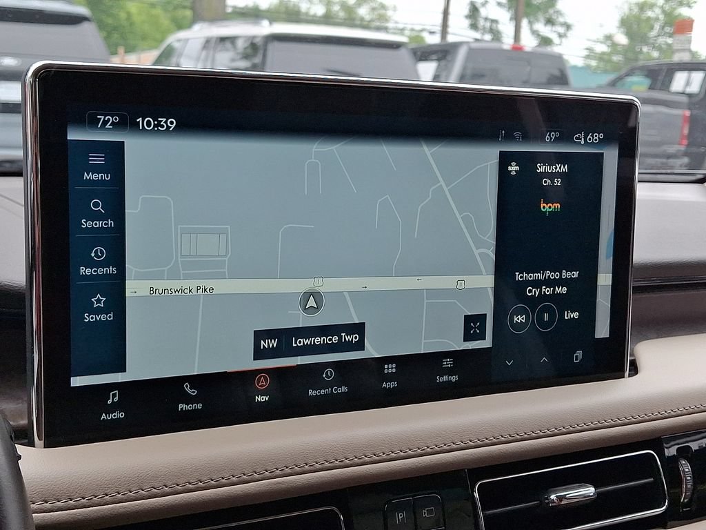 Used 2023 Lincoln Nautilus Reserve AWD/4WD image 3