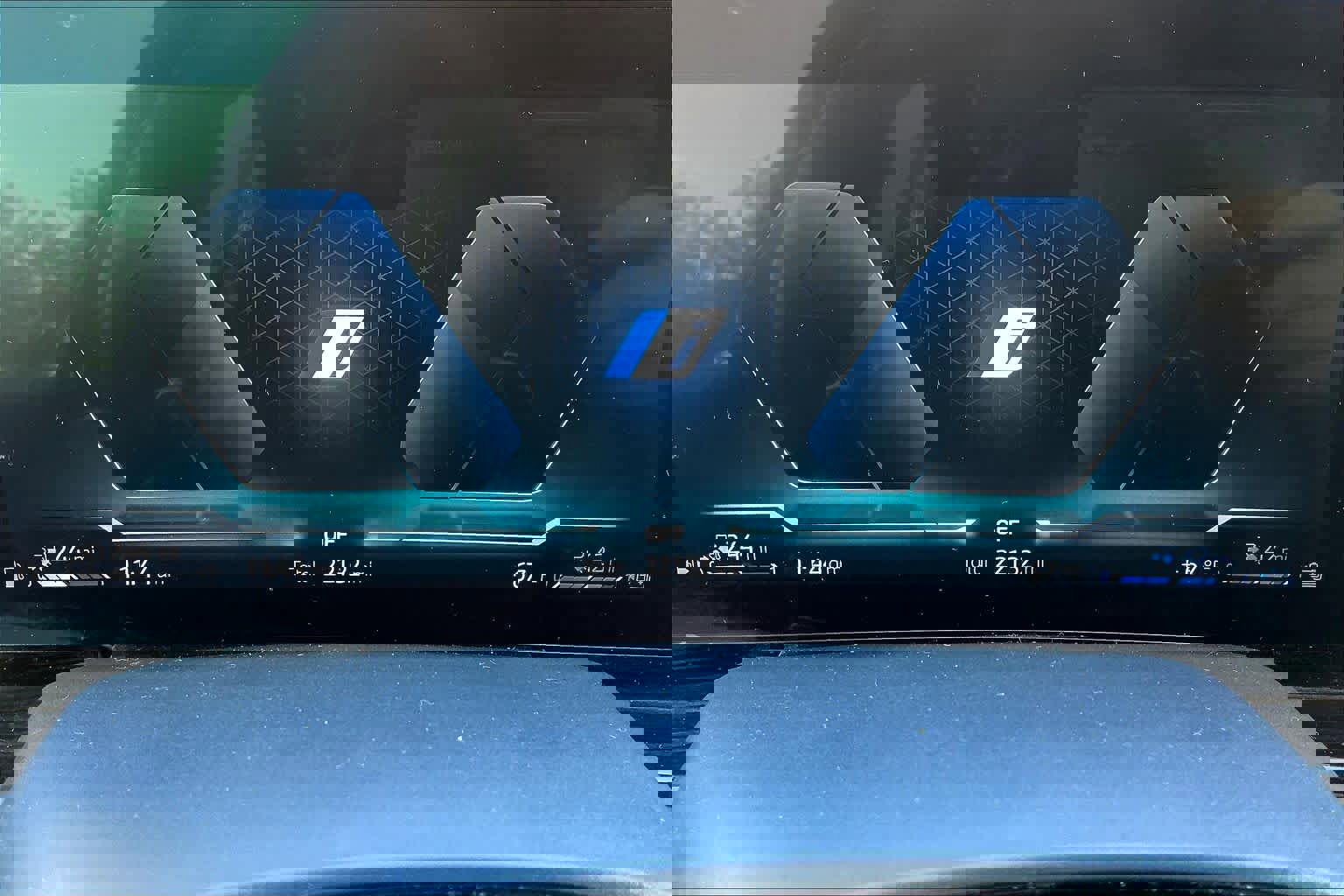 Used 2025 BMW X5 xDrive50e w/ Premium Package image 24