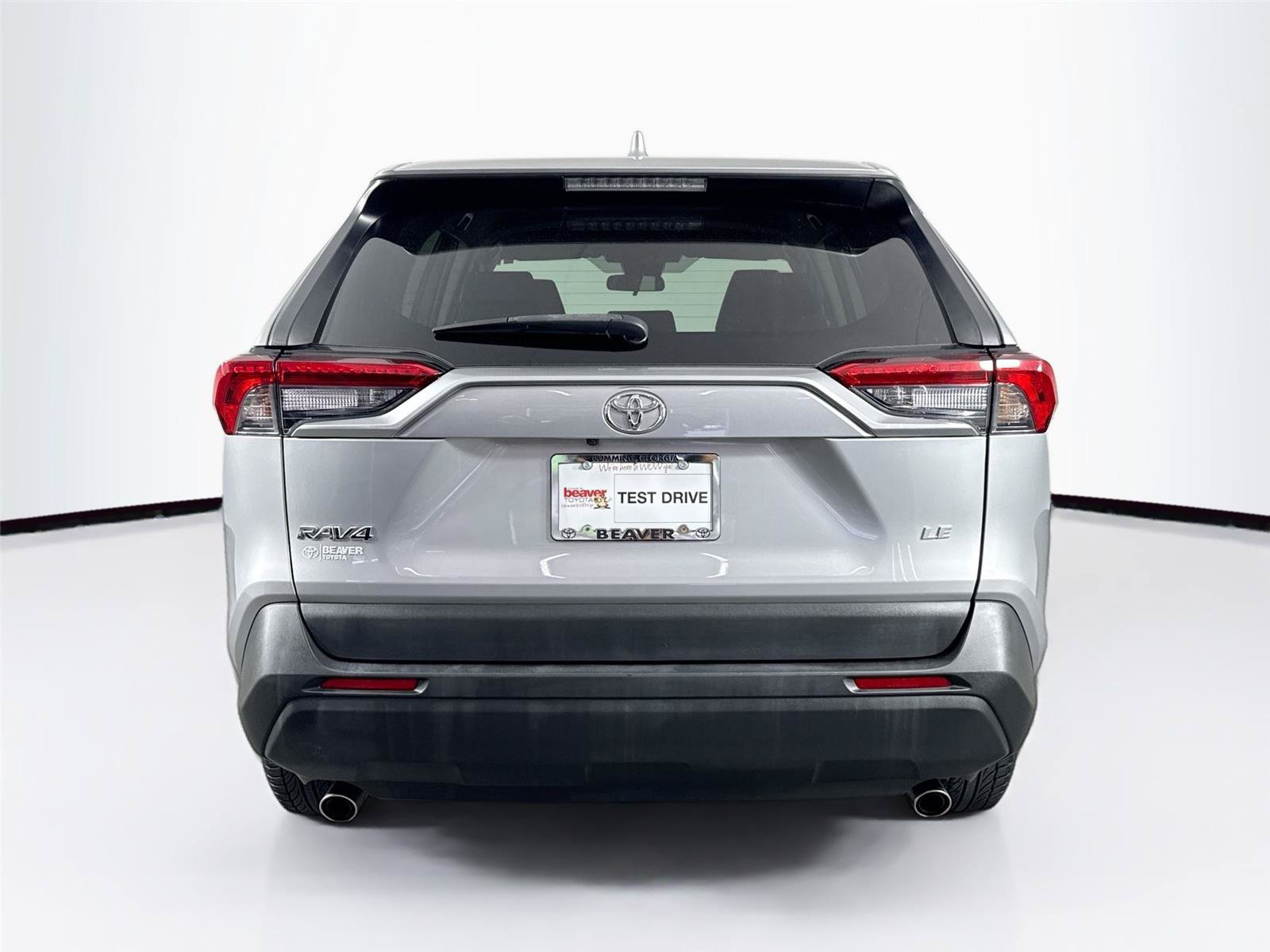 Used 2022 Toyota RAV4 LE FWD image 11