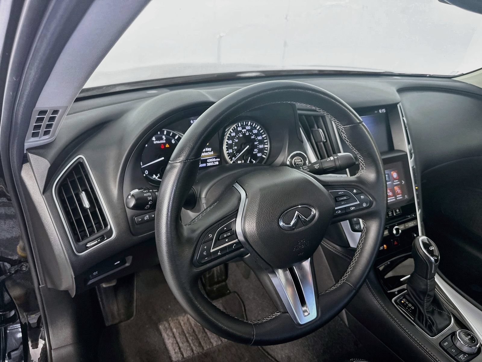 Used 2022 INFINITI Q50 Luxe w/ Cargo Package AWD/4WD image 9
