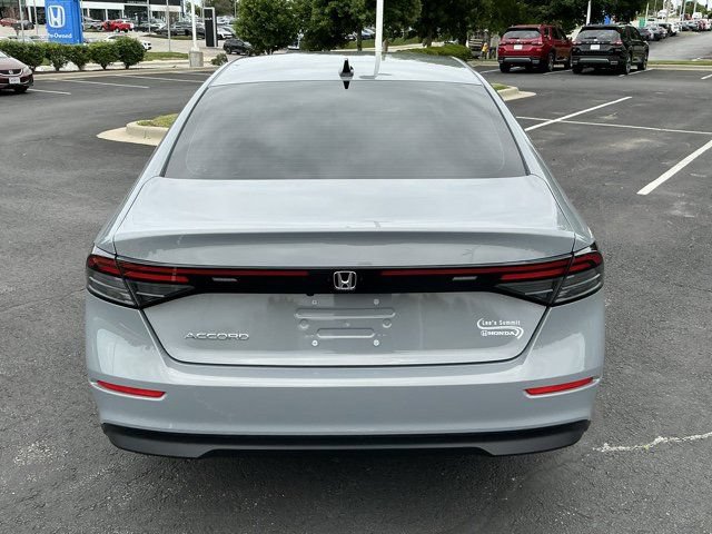 Used 2025 Honda Accord SE image 4